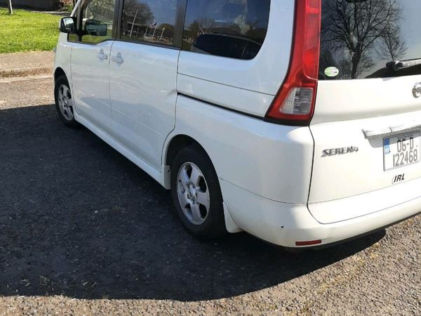 Nissan Serena MPV, Petrol, 2006, White