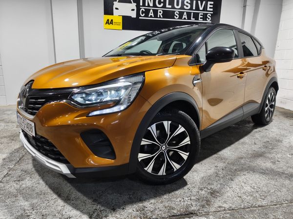 Renault Captur Hatchback, Petrol, 2022, Orange