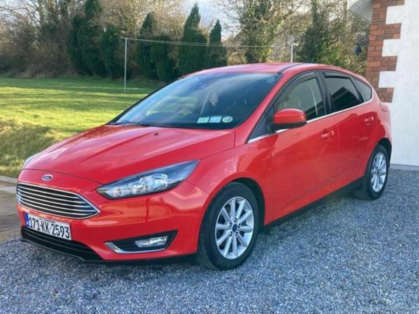 Ford Focus Hatchback, Diesel, 2017, Red