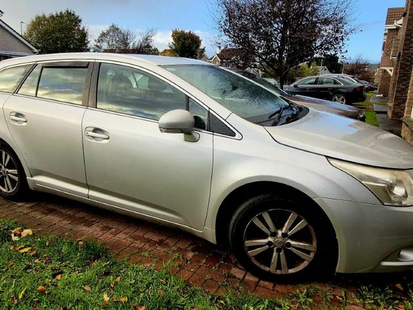 Toyota Avensis Estate, Diesel, 2009, Silver