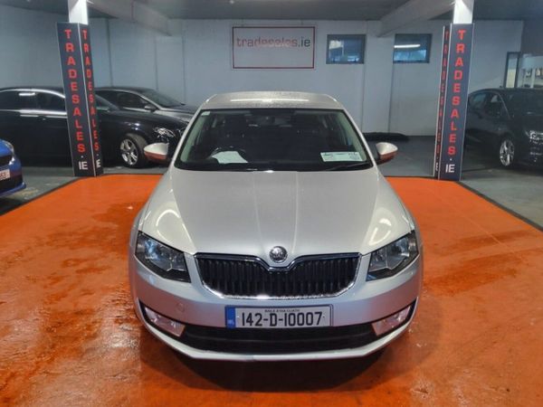 Skoda Octavia Saloon, Diesel, 2014, Silver