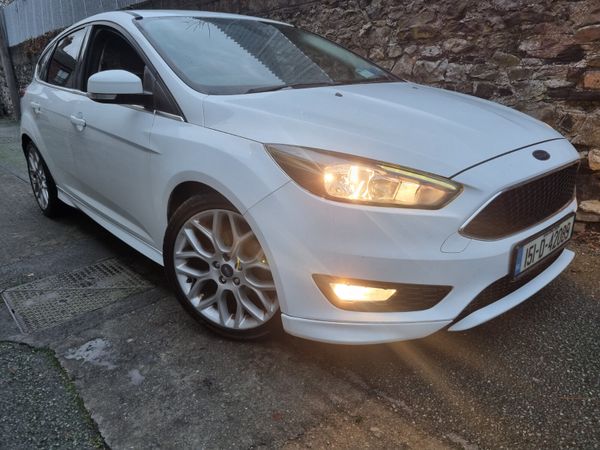 Ford Focus Hatchback, Petrol, 2015, White