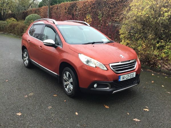 Peugeot 2008 Hatchback, Petrol, 2014, Red
