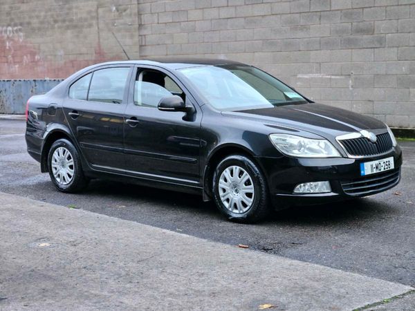 Skoda Octavia Hatchback, Petrol, 2011, Black