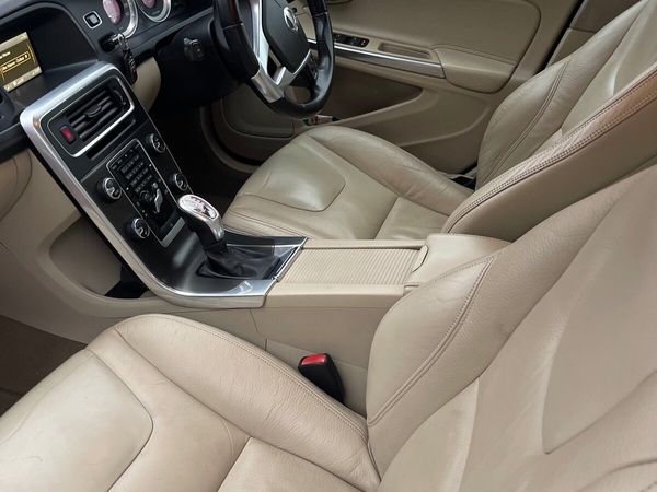 Volvo S60 Saloon, Diesel, 2013, Green