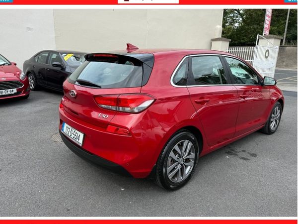 Hyundai i30 Hatchback, Petrol, 2017, Red