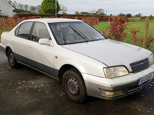 Toyota Camry Saloon, Diesel, 1995, White