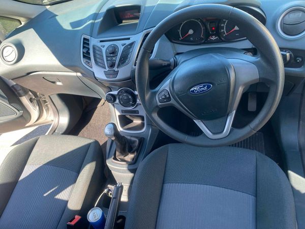 Ford Fiesta Hatchback, Diesel, 2011, Silver