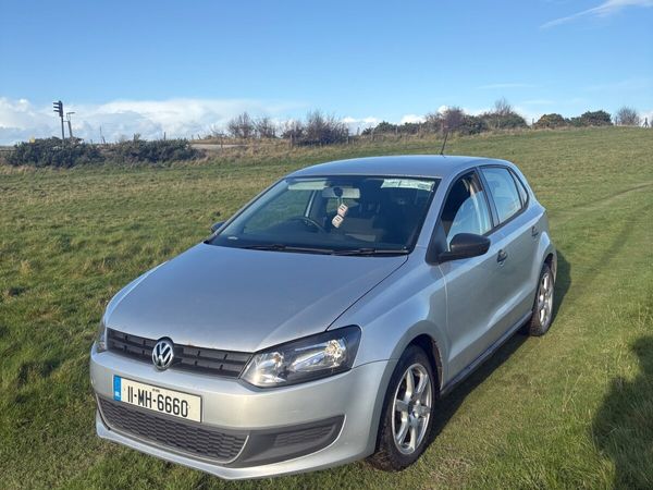 Volkswagen Polo Hatchback, Petrol, 2011, Silver