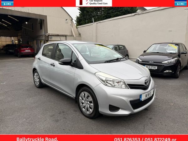 Toyota Yaris Hatchback, Petrol, 2014, Silver