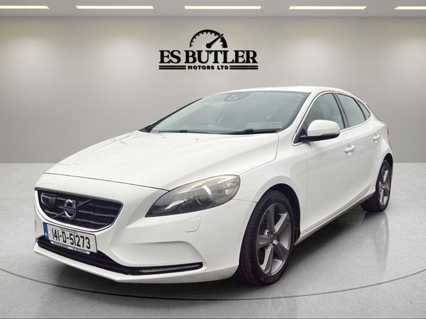 Volvo V40 Hatchback, Petrol, 2014, White