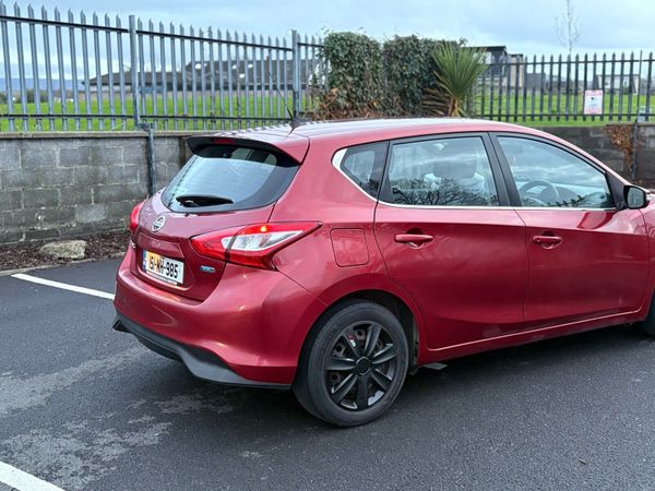 Nissan Pulsar Hatchback, Diesel, 2015, Red