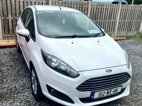 Ford Fiesta Hatchback, Petrol, 2015, White