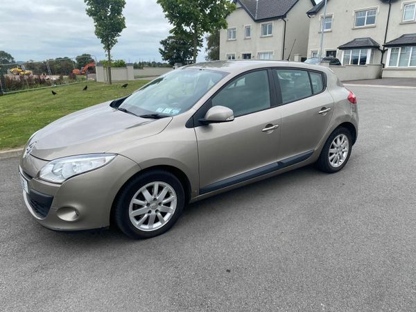 Renault Megane Hatchback, Diesel, 2011, Gold