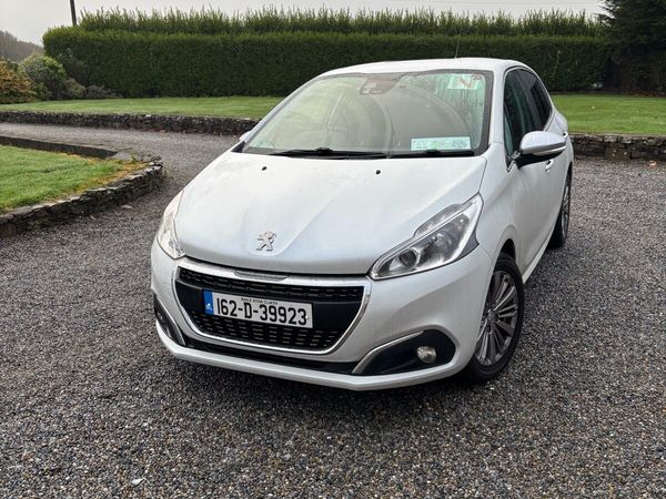 Peugeot 208 Hatchback, Petrol, 2016, White
