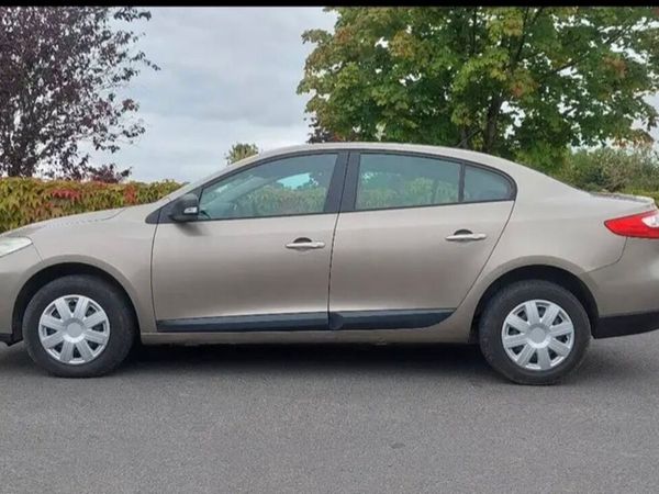 Renault Fluence Saloon, Diesel, 2010, Gold