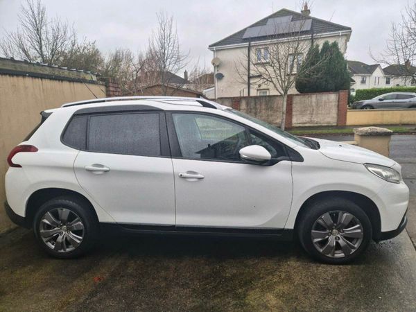 Peugeot 2008 Estate, Petrol, 2017, White