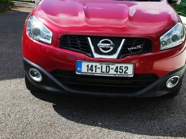 Nissan Qashqai+2 MPV, Diesel, 2014, Red