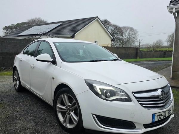 Opel Insignia Saloon, Diesel, 2013, White