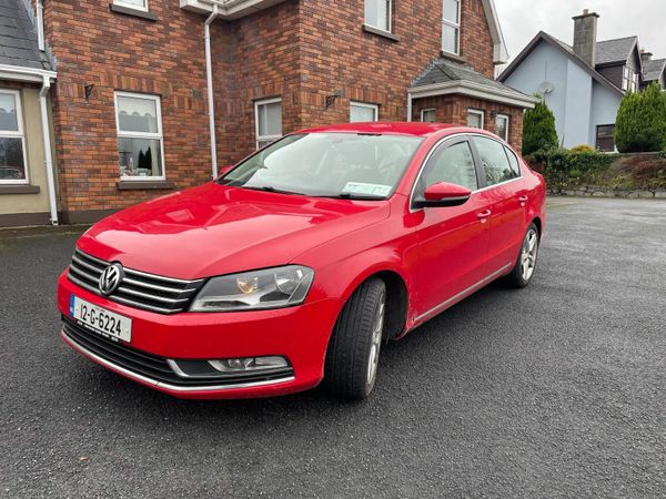 Volkswagen Passat Saloon, Diesel, 2012, Red