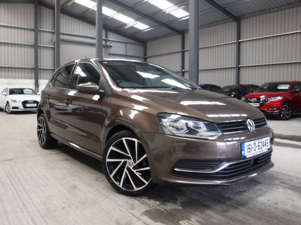 Volkswagen Polo Hatchback, Petrol, 2015, Brown