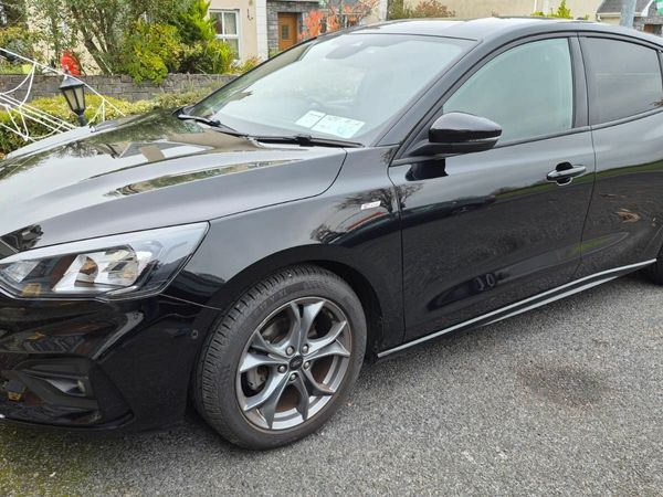 Ford Focus Hatchback, Petrol Hybrid, 2021, Black