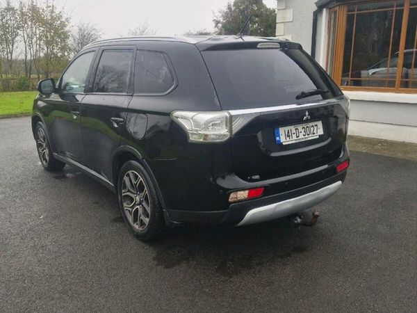 Mitsubishi Outlander SUV, Diesel, 2014, Black