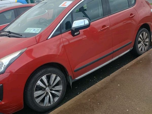 Peugeot 3008 SUV, Diesel, 2014, Red
