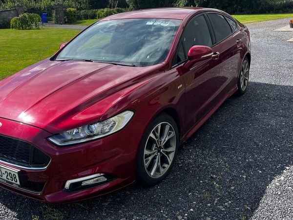 Ford Mondeo Hatchback, Diesel, 2018, Red