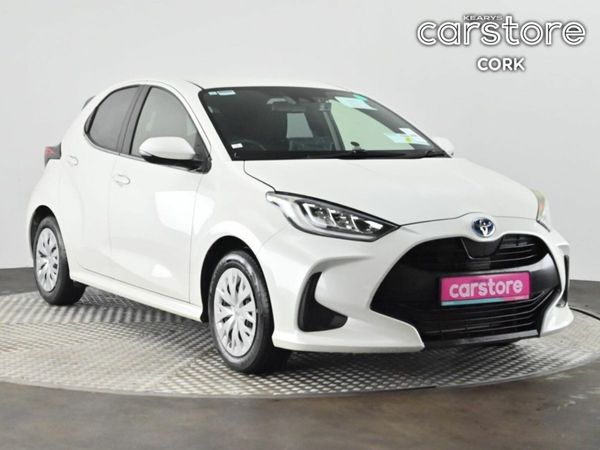 Toyota Yaris Hatchback, Petrol Hybrid, 2021, White