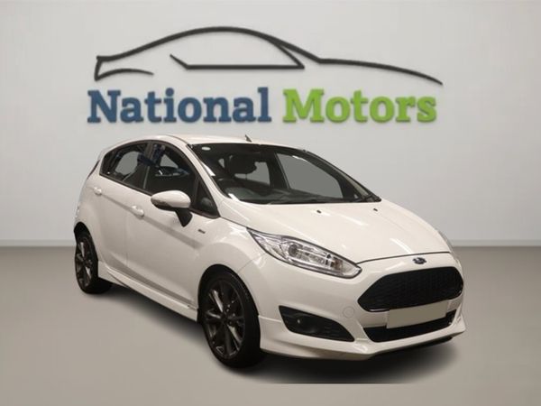 Ford Fiesta Hatchback, Petrol, 2017, White