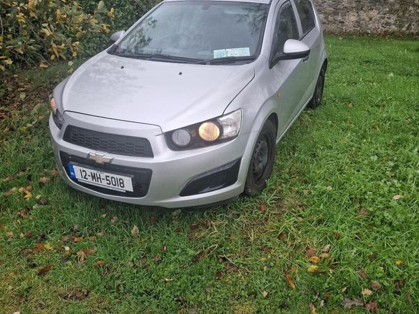 Chevrolet Aveo Hatchback, Petrol, 2012, Silver