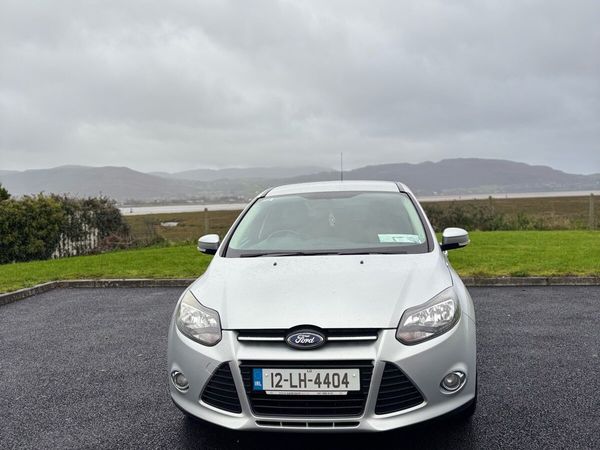 Ford Focus Hatchback, Petrol, 2012, Silver