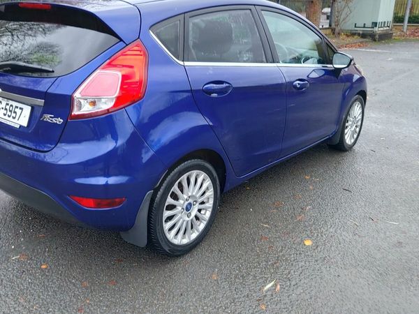 Ford Fiesta Hatchback, Petrol, 2015, Blue