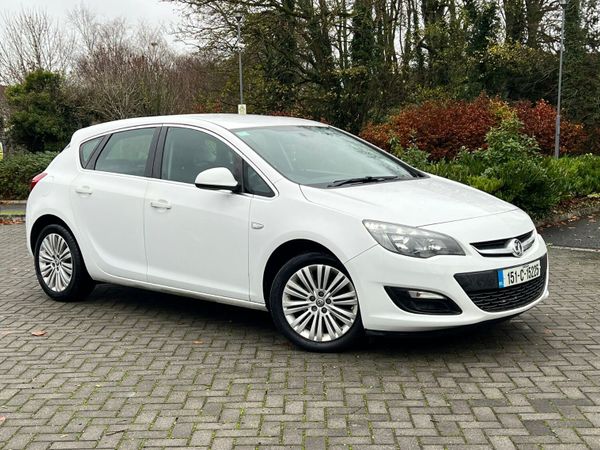 Opel Astra Hatchback, Petrol, 2015, White