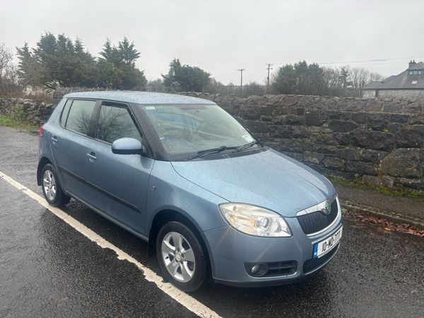 Skoda Fabia Hatchback, Petrol, 2010, Grey