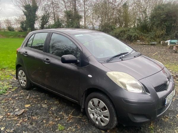 Toyota Yaris Hatchback, Petrol, 2010, Grey