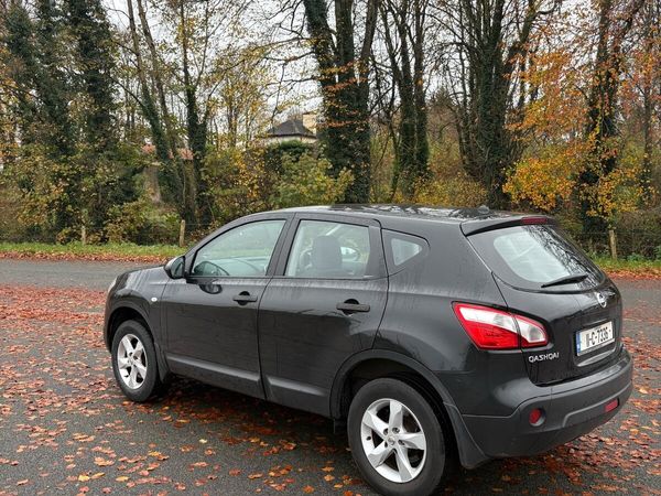 Nissan Qashqai Hatchback, Diesel, 2011, Black