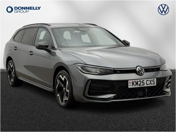 Volkswagen Passat Estate, Petrol Hybrid, 2025, Grey