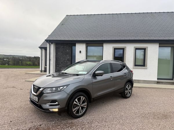 Nissan Qashqai SUV, Diesel, 2017, Grey