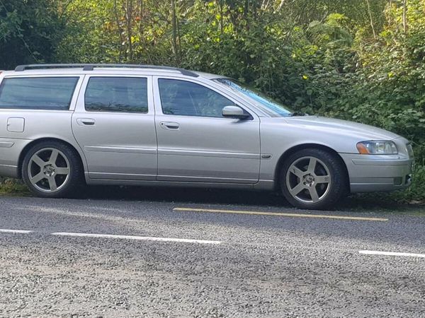 Volvo V70 Estate, Petrol, 2006, Silver