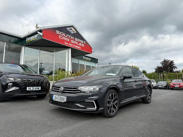 Volkswagen Passat Saloon, Petrol Hybrid, 2020, Grey