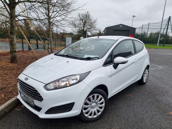 Ford Fiesta Hatchback, Petrol, 2014, White