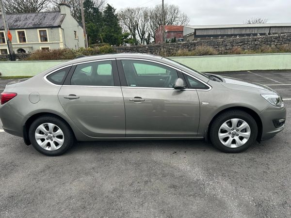 Opel Astra Saloon, Diesel, 2017, Grey