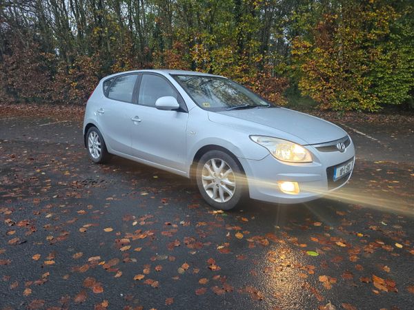 Hyundai i30 Hatchback, Diesel, 2010, Silver