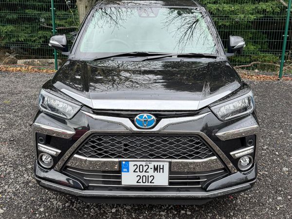 Toyota Raize Hatchback, Petrol Hybrid, 2020, Black