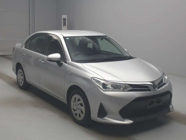 Toyota Corolla Saloon, Petrol Hybrid, 2019, Silver