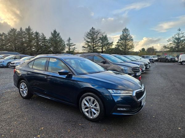 Skoda Octavia Saloon, Diesel, 2024, Blue