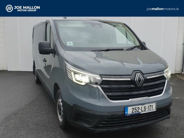 Renault Trafic MPV, Diesel, 2025, Grey