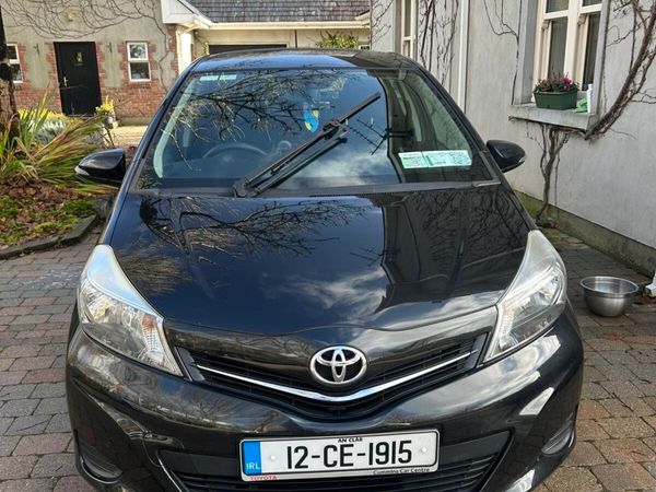 Toyota Yaris Hatchback, Petrol, 2012, Black